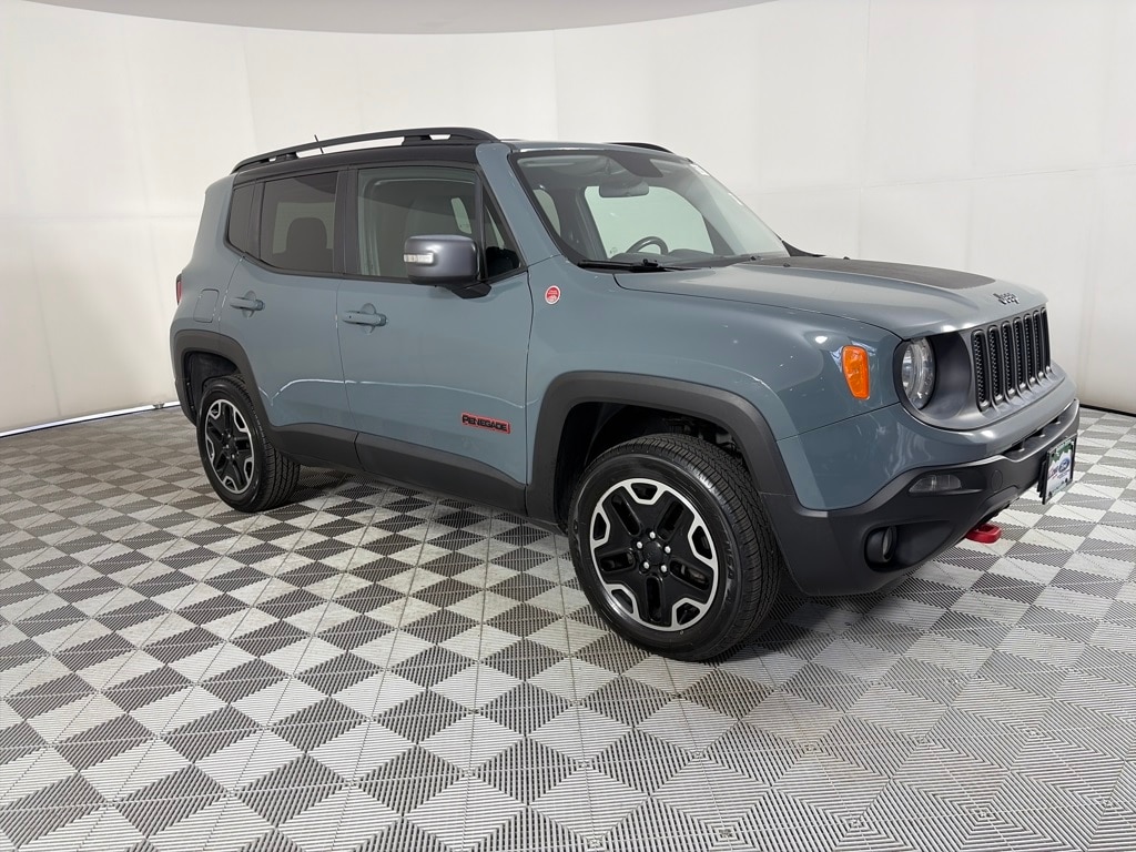 Used 2016 Jeep Renegade Trailhawk SUV
