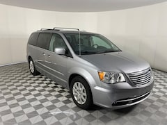 2015 Chrysler Town & Country Touring Van
