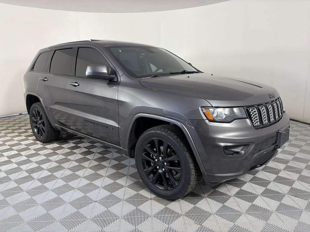 Used 2018 Jeep Grand Cherokee Altitude SUV