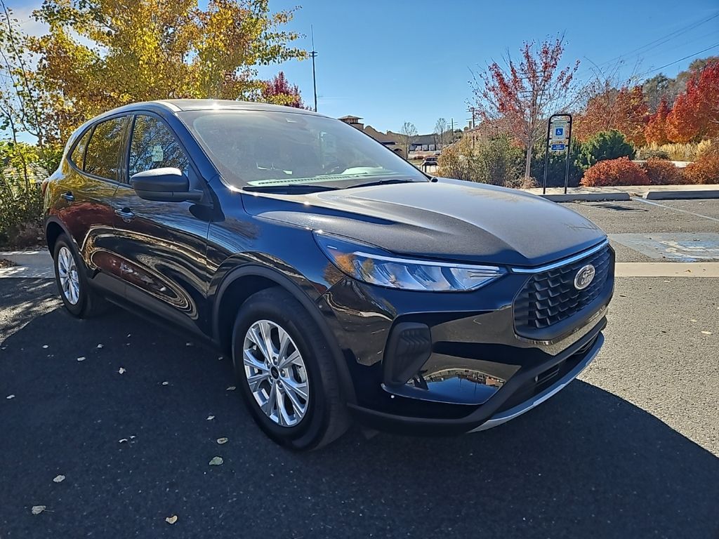 2025 Ford Escape Active photo 2