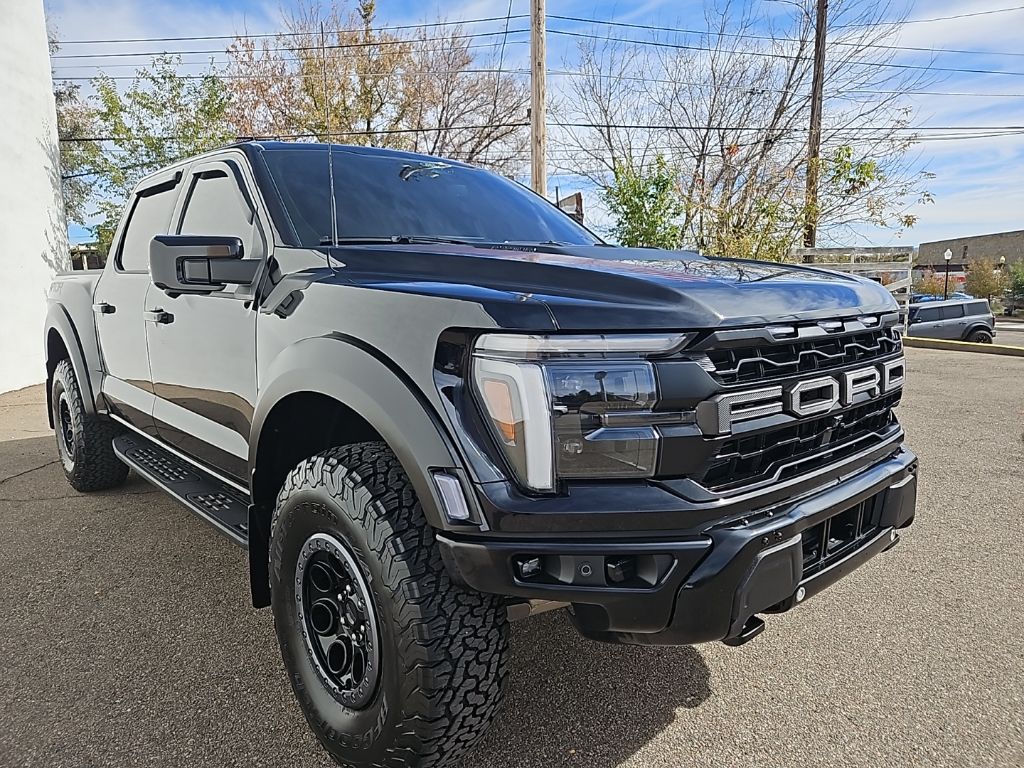 2025 Ford F-150 Raptor photo 3