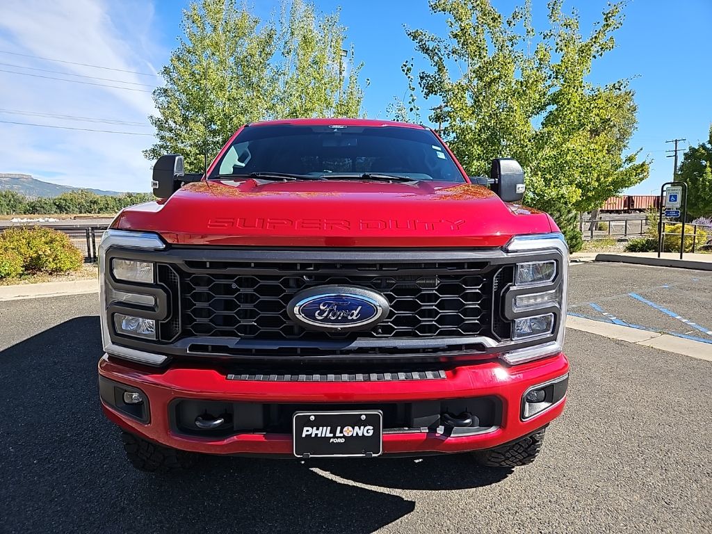 2024 Ford F-250 photo 2
