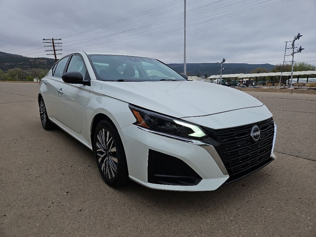 Used 2025 Nissan Altima 2.5 SV Sedan