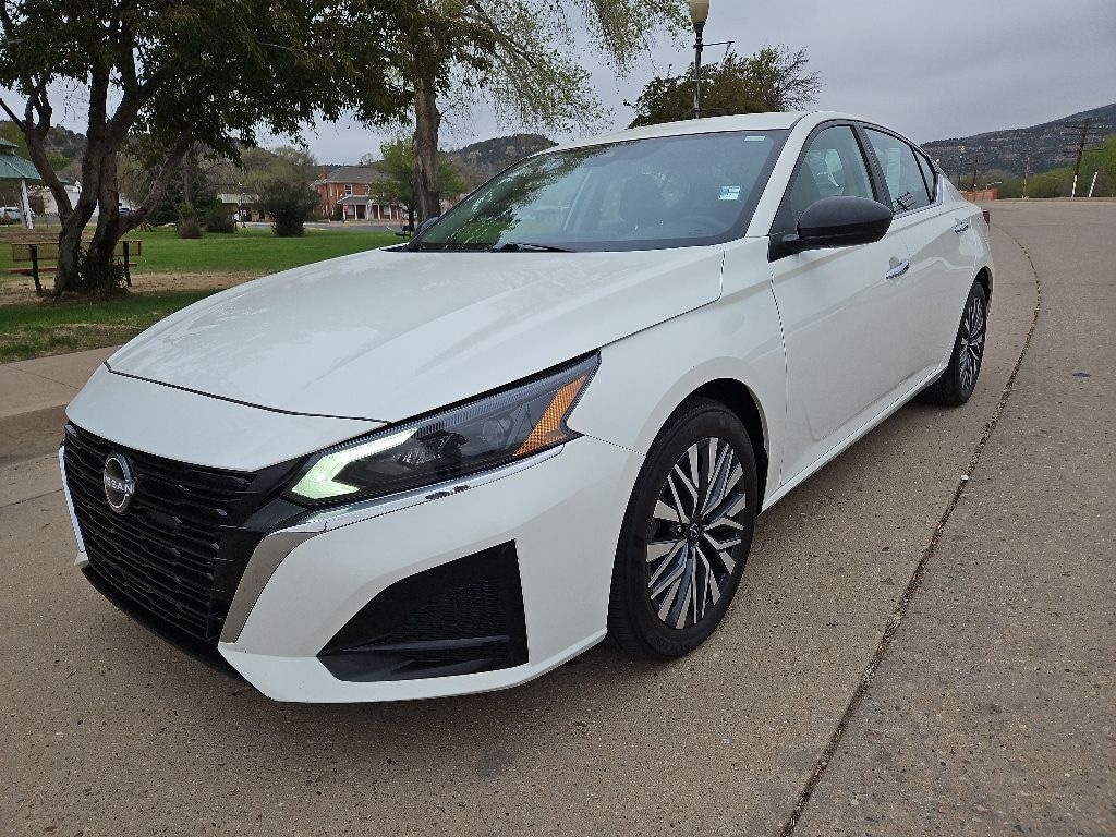Used 2025 Nissan Altima 2.5 SV Sedan