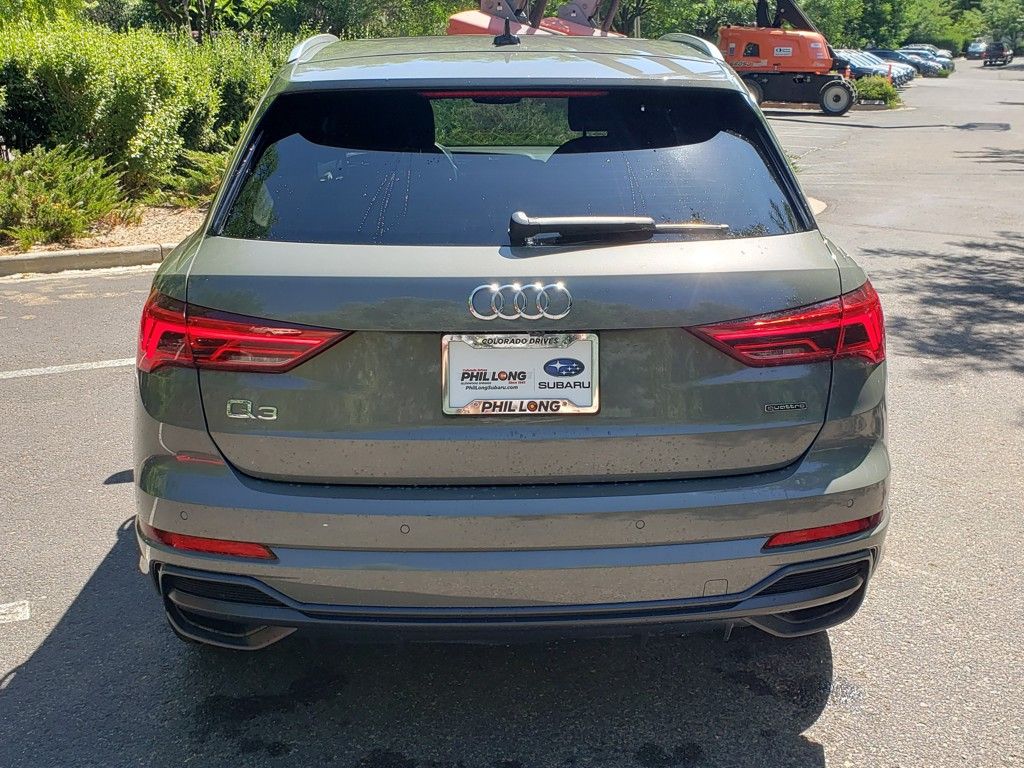 2022 Audi Q3 45 TFSI S line Premium photo 4