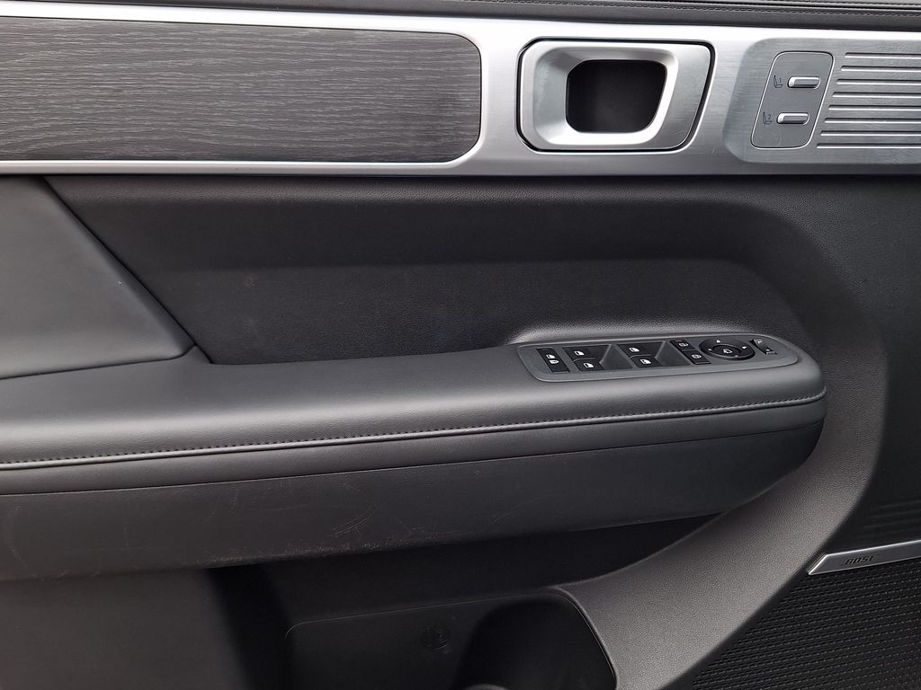 2025 Hyundai Santa Fe Limited - Photo 9