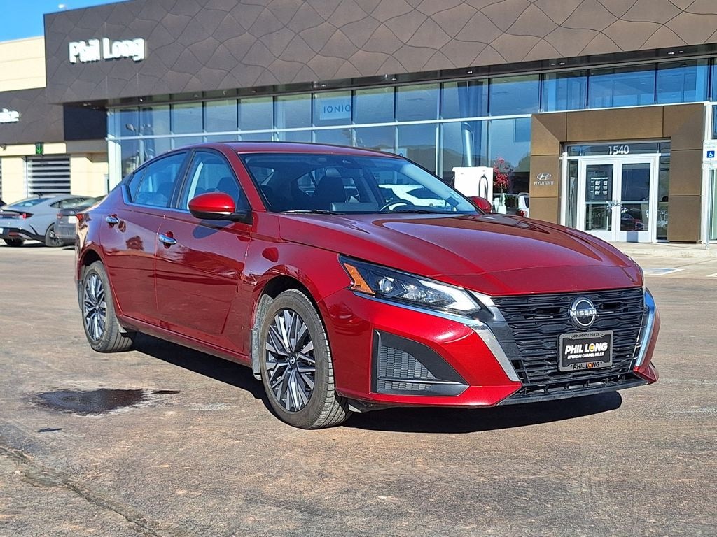 Used 2023 Nissan Altima 2.5 SV Sedan