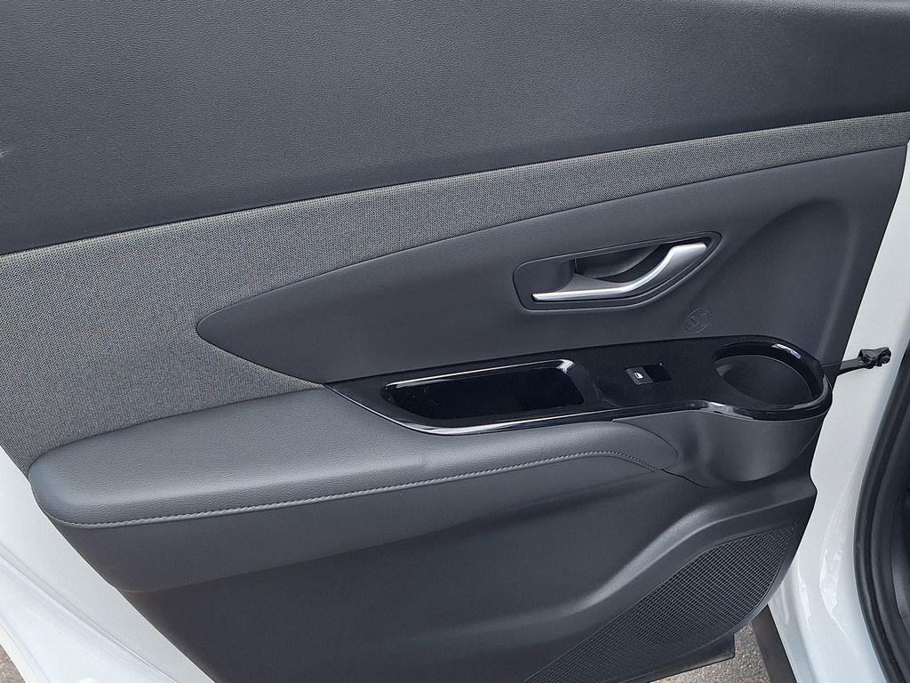2025 Hyundai Santa Cruz Limited - Photo 13