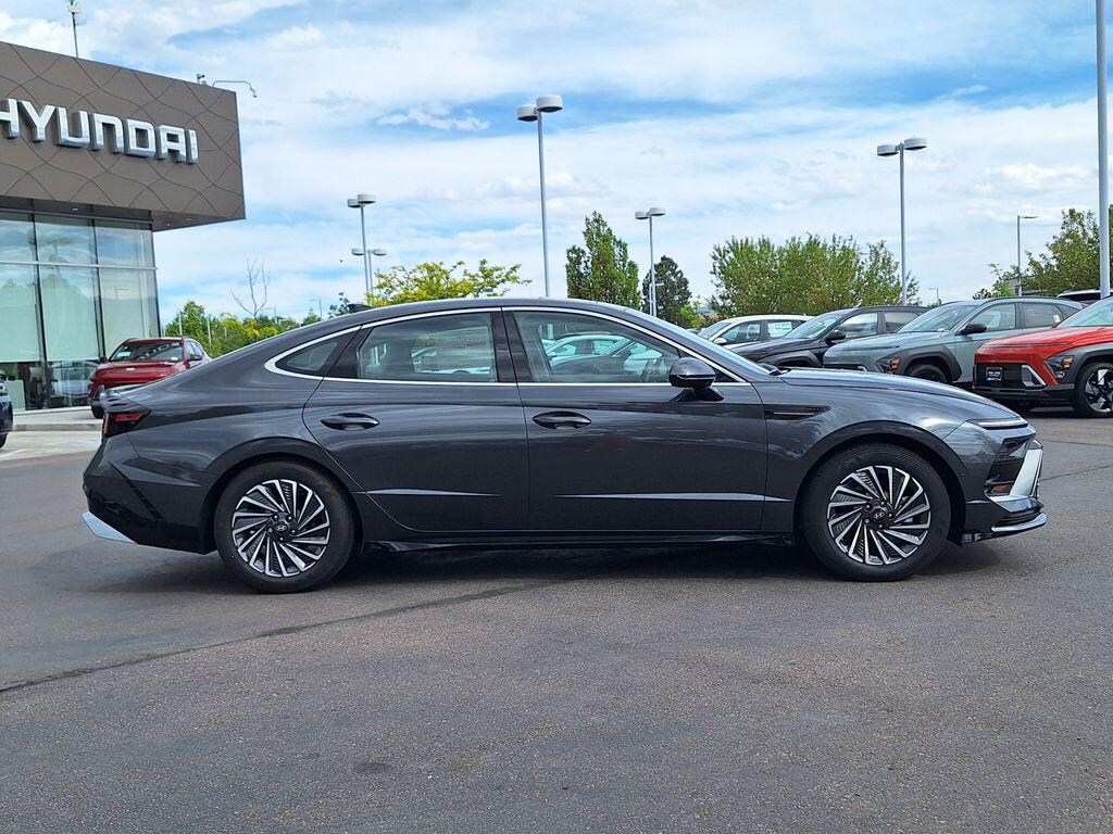 New 2025 Hyundai Sonata Hybrid Limited Sedan