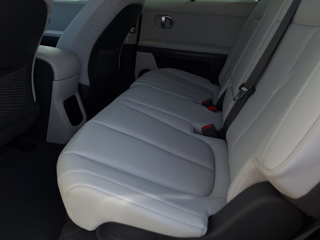 2024 Hyundai IONIQ 5 Limited - Photo 12