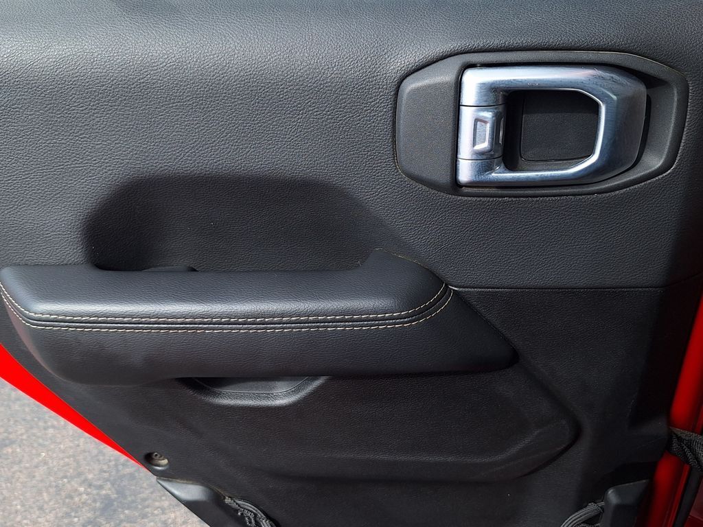 2021 Jeep Gladiator Overland - Photo 12