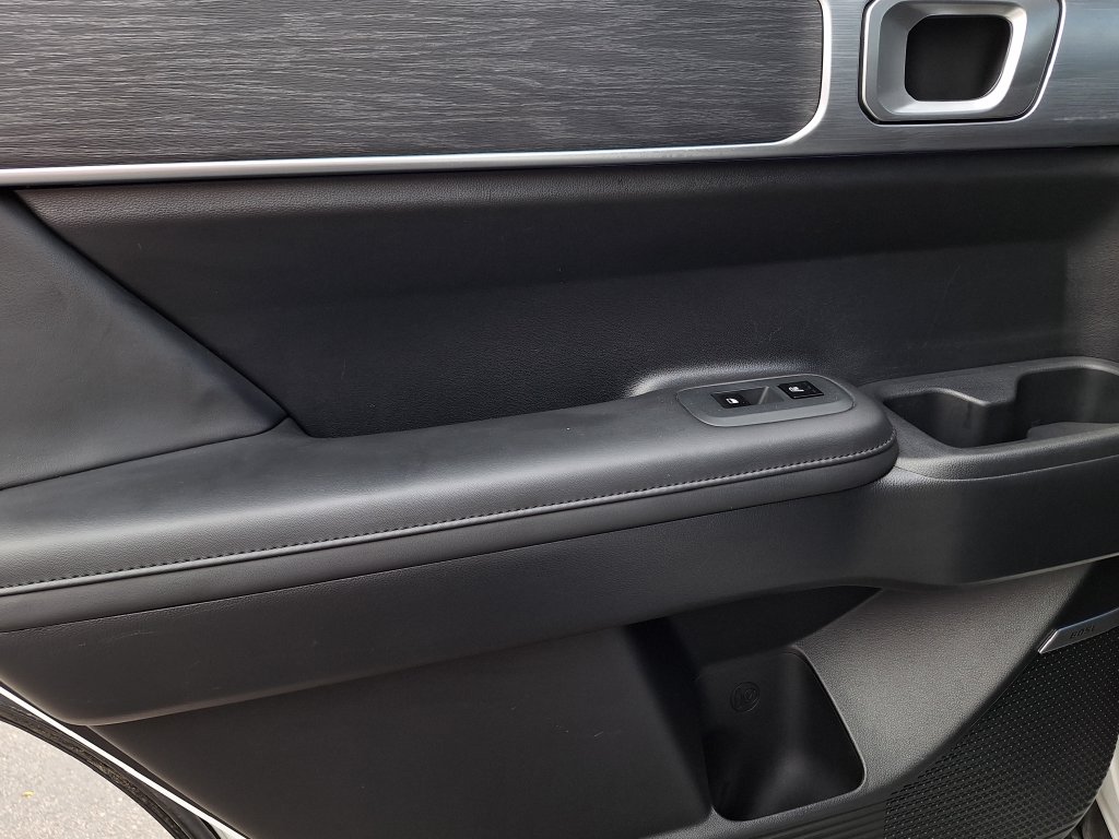 2025 Hyundai Santa Fe Limited - Photo 14