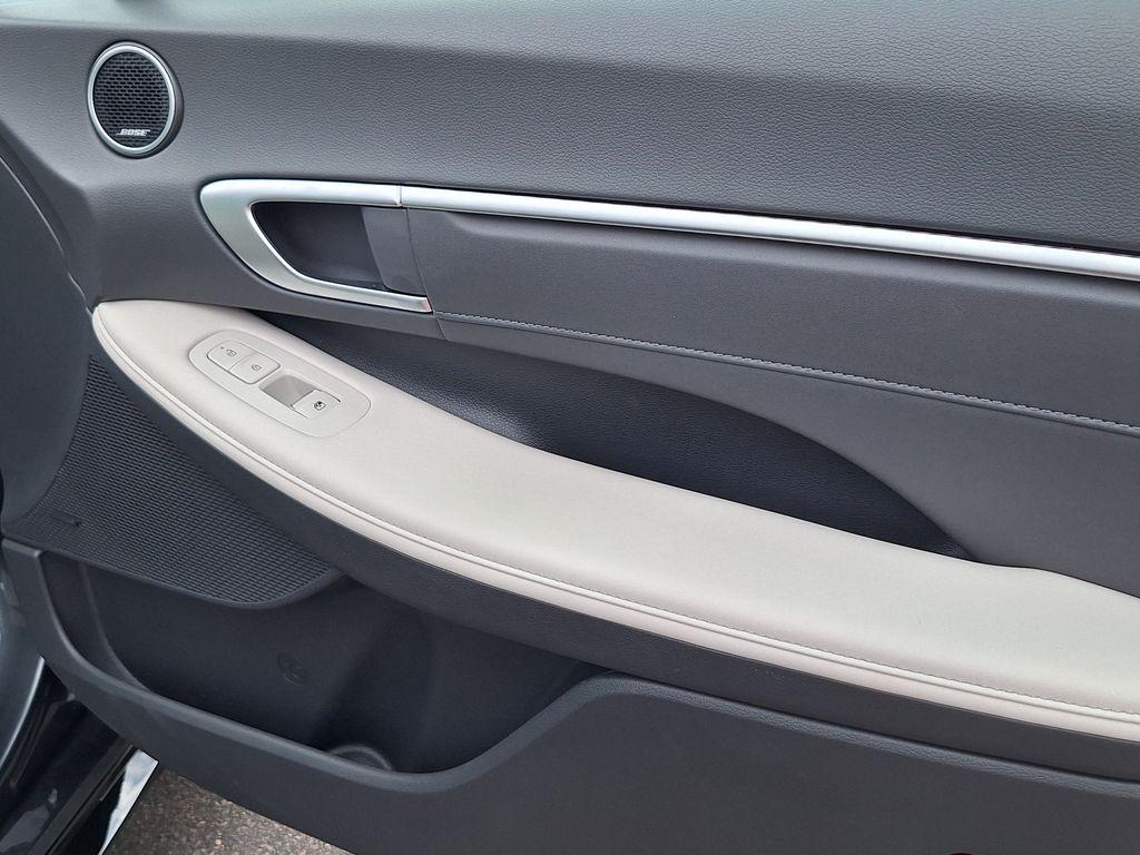 2025 Hyundai Sonata Hybrid Limited - Photo 30