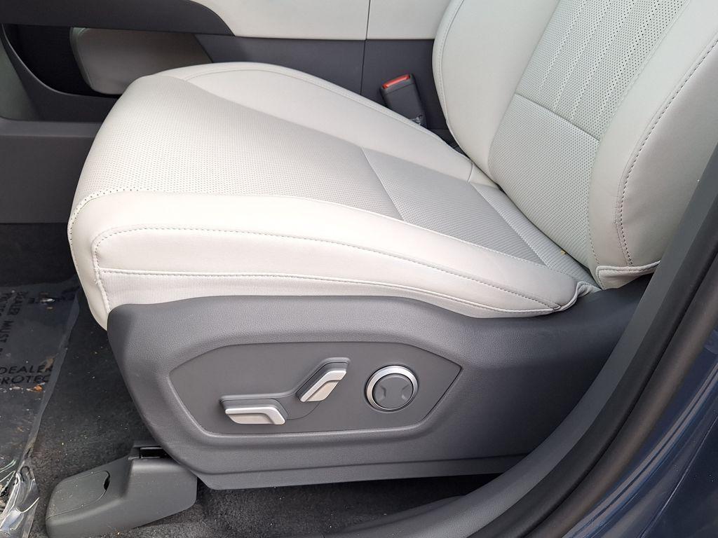 2025 Hyundai Santa Fe SEL - Photo 10