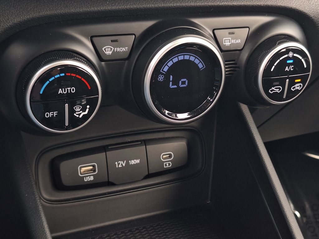 2023 Hyundai Venue SEL - Photo 22