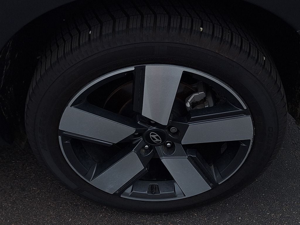 2025 Hyundai Santa Fe Limited - Photo 33