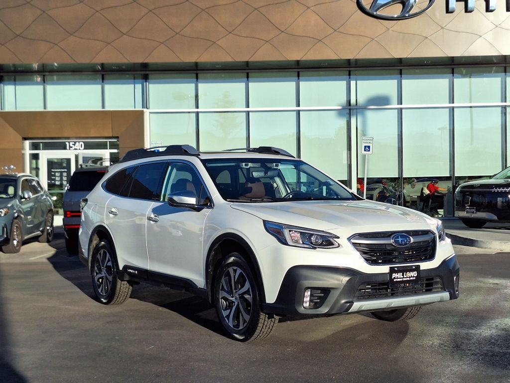 2022 Subaru Outback Touring photo 2