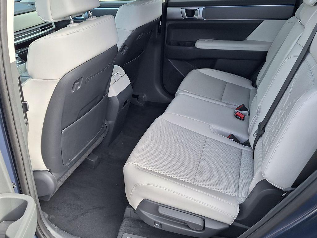 2025 Hyundai Santa Fe SEL - Photo 11