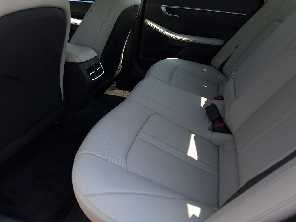 2025 Hyundai Sonata Hybrid Limited - Photo 12