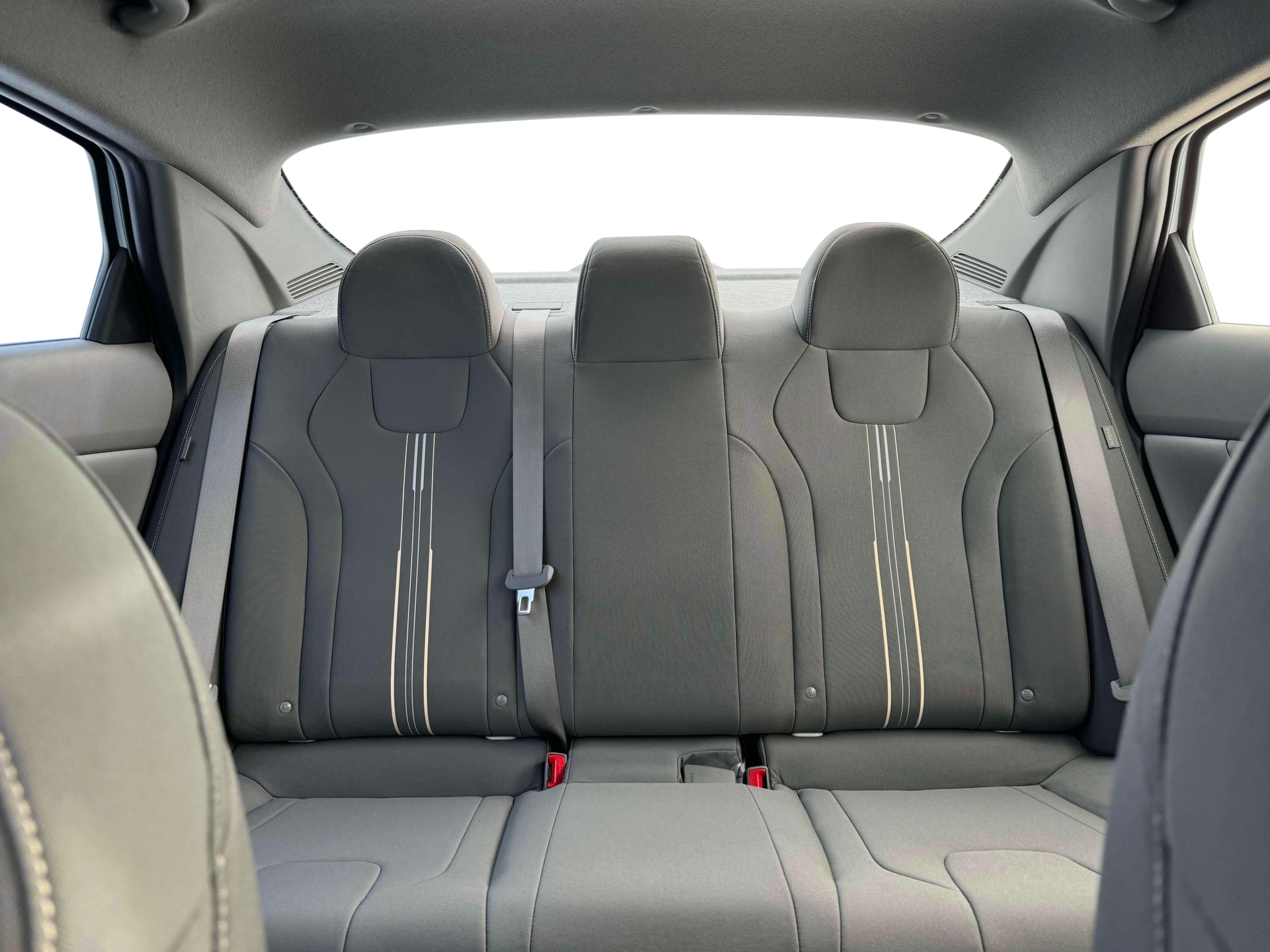 2025 Hyundai Elantra SEL - Photo 16
