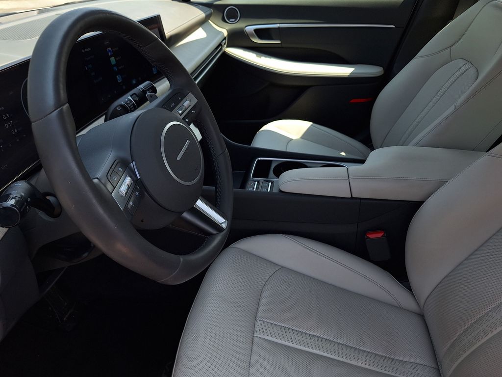2025 Hyundai Sonata Hybrid Limited - Photo 10