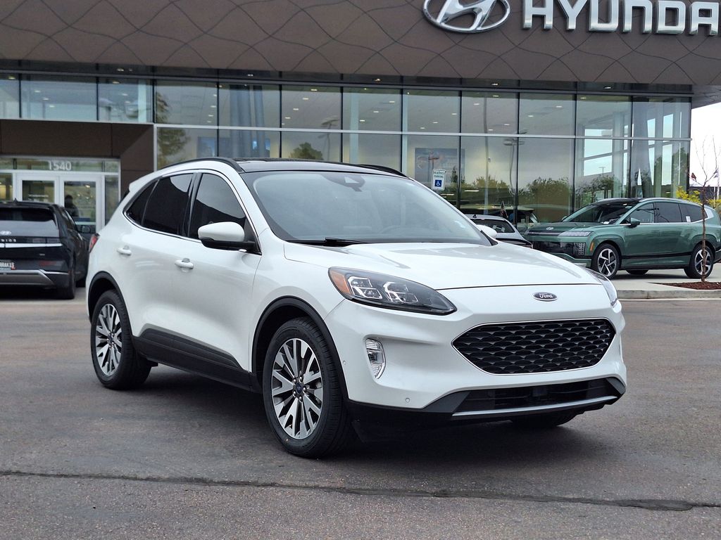 2020 Ford Escape Titanium AWD Hybrid's photo