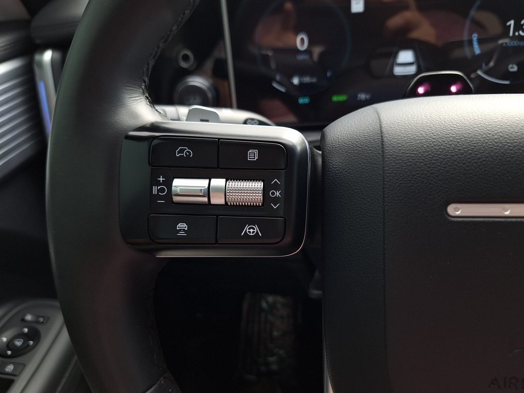 2025 Hyundai Santa Fe Limited - Photo 17