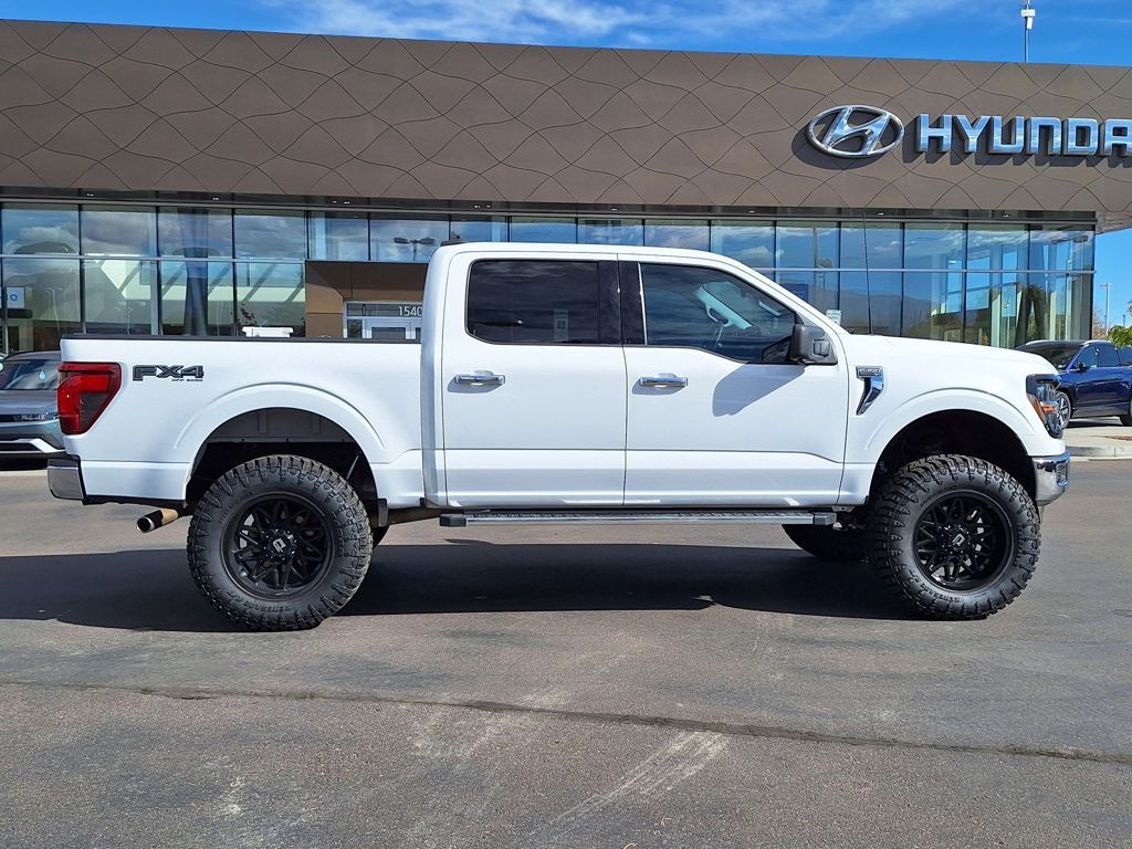 2024 Ford F-150 XLT photo 2