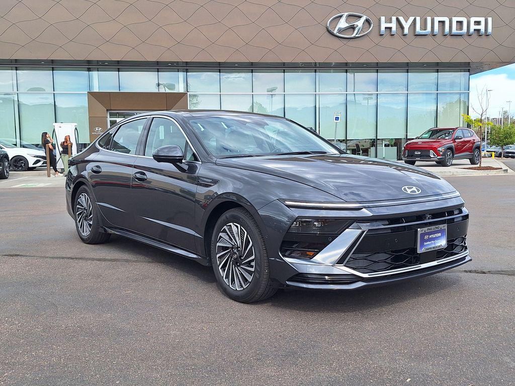 2025 Hyundai Sonata Hybrid