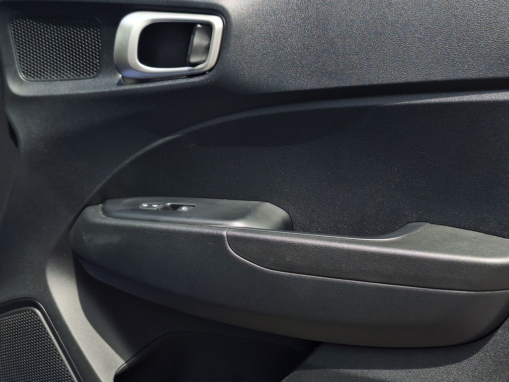 2023 Hyundai Venue SEL - Photo 26