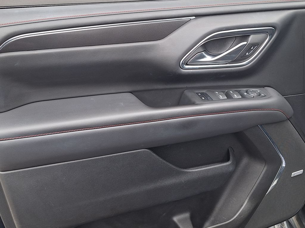 2023 Chevrolet Tahoe RST photo 2