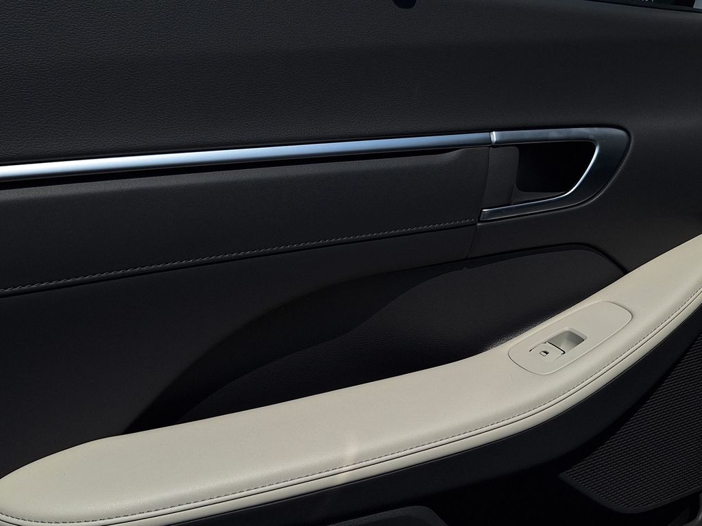 2025 Hyundai Sonata Hybrid Limited - Photo 13