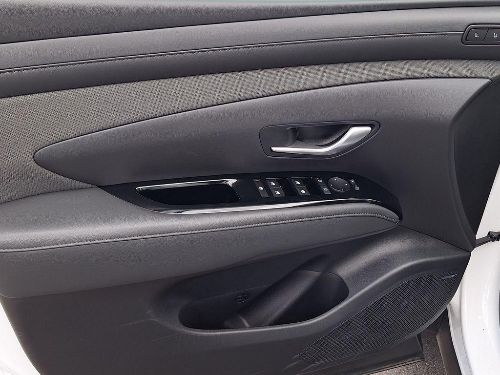 2025 Hyundai Santa Cruz Limited - Photo 9