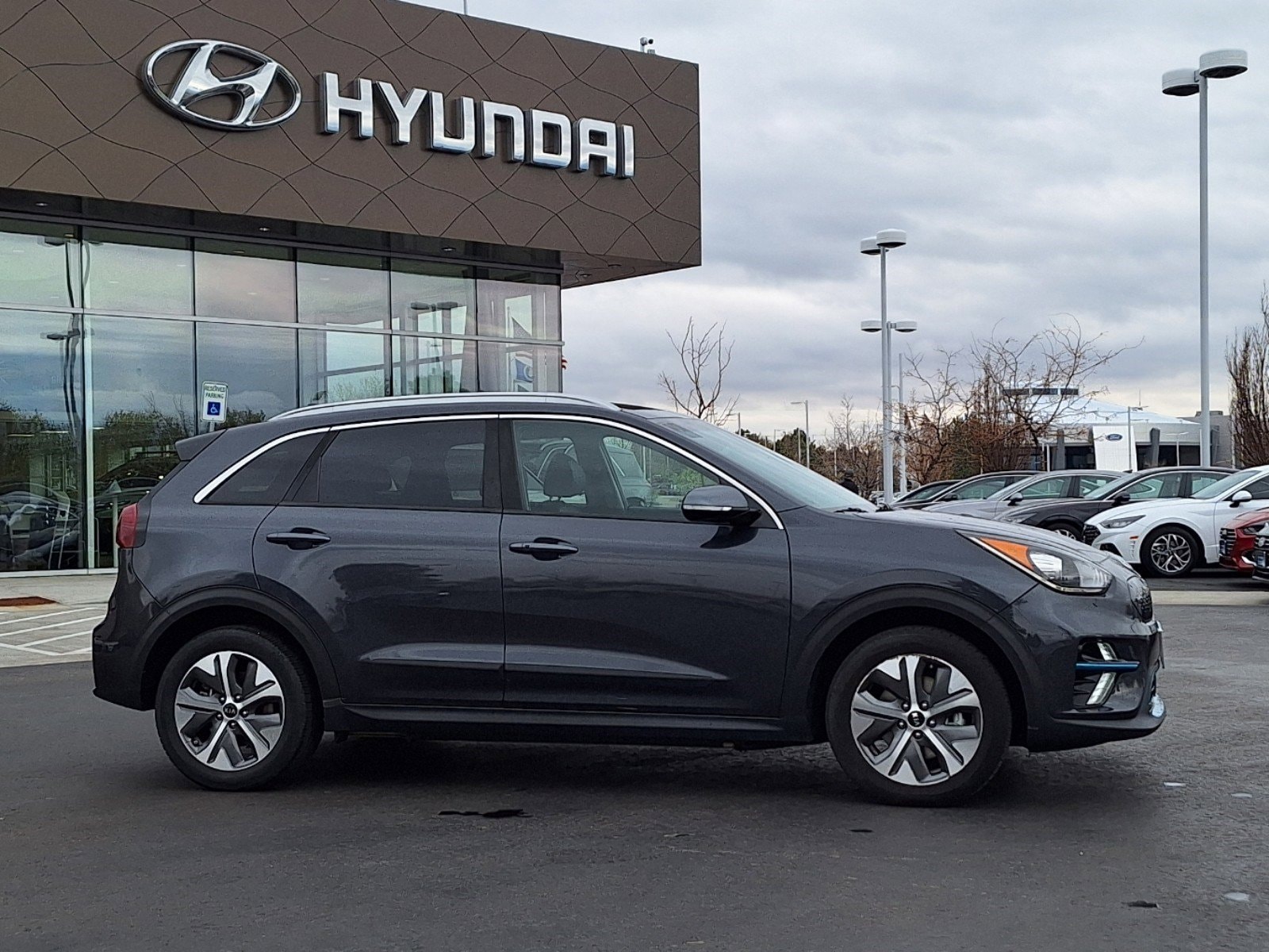Used 2019 Kia Niro EX with VIN KNDCC3LG8K5024454 for sale in Colorado Springs, CO