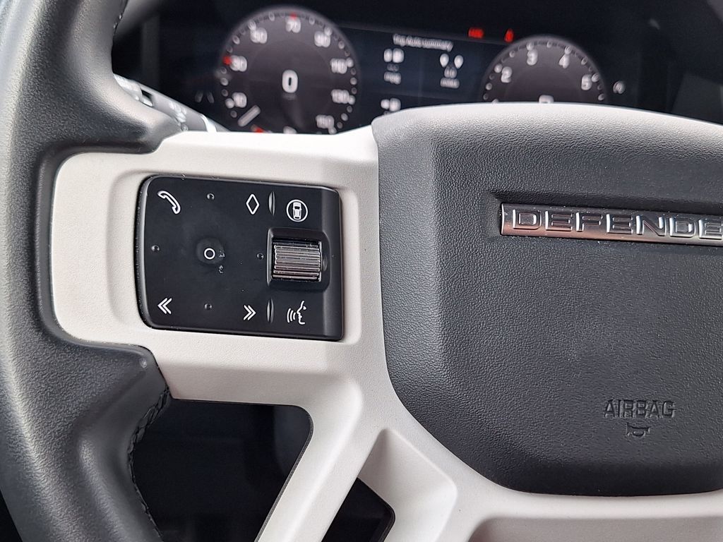 2025 Land Rover Defender S - Photo 17