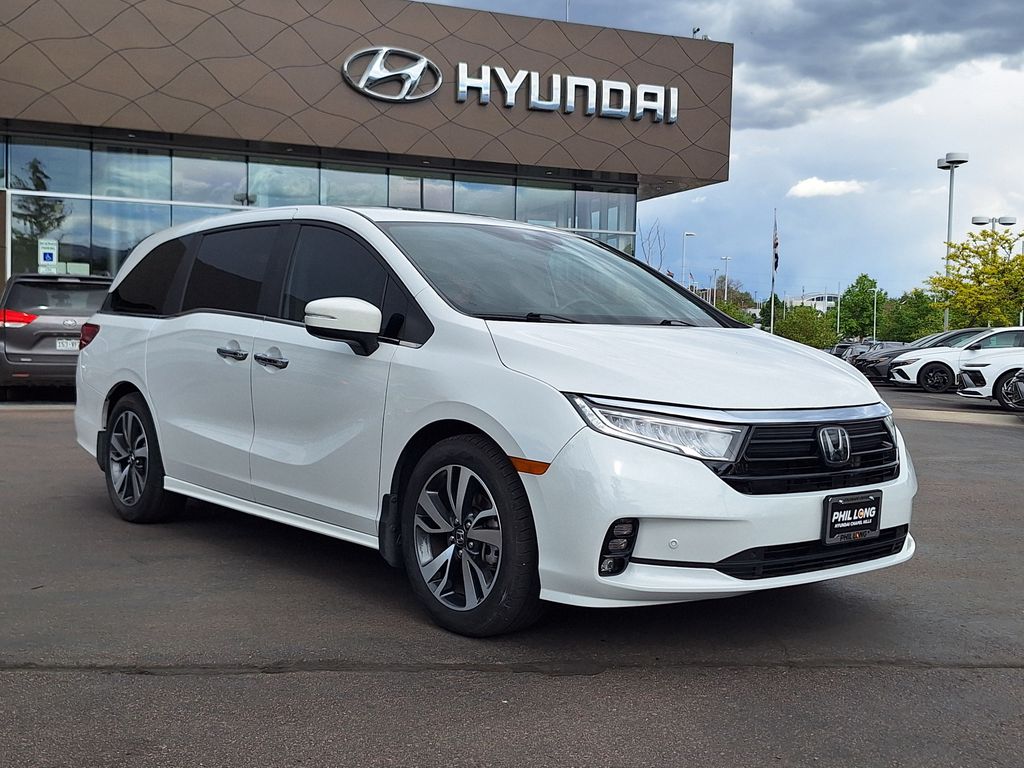2023 Honda Odyssey Touring's photo