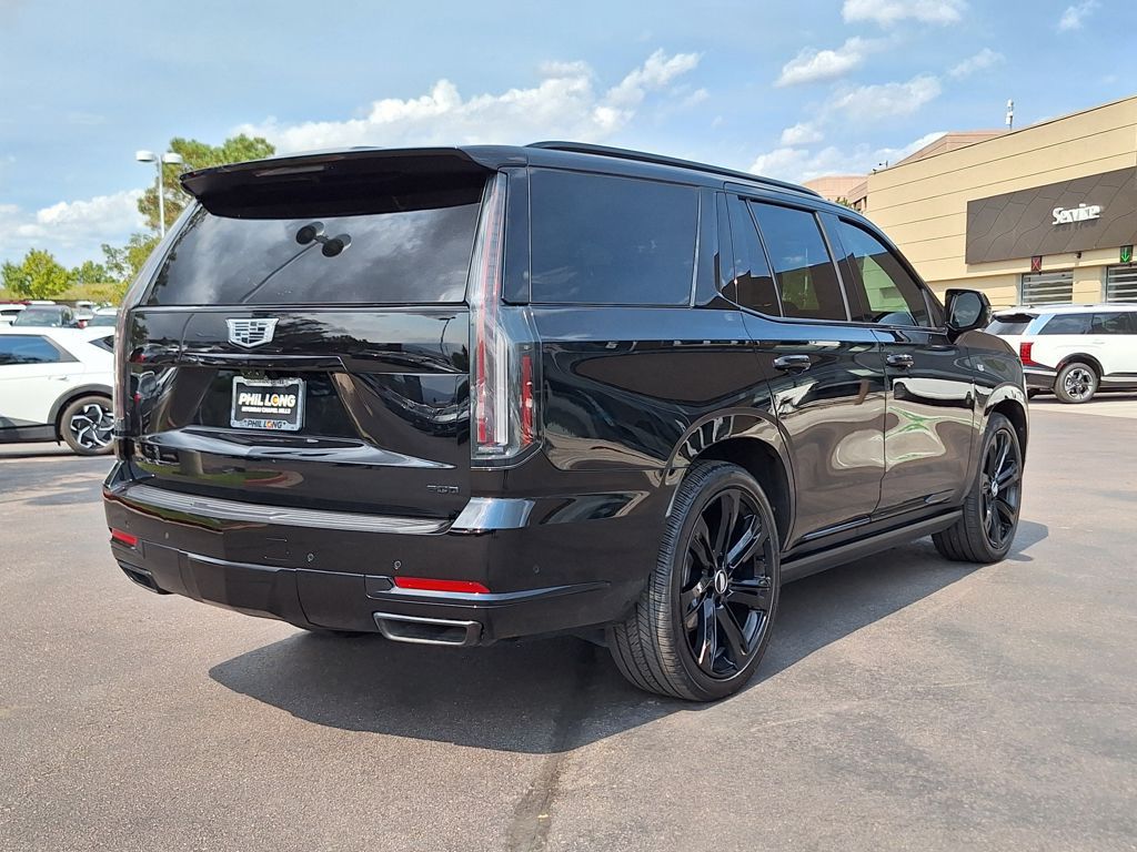 2025 Cadillac Escalade Sport photo 3