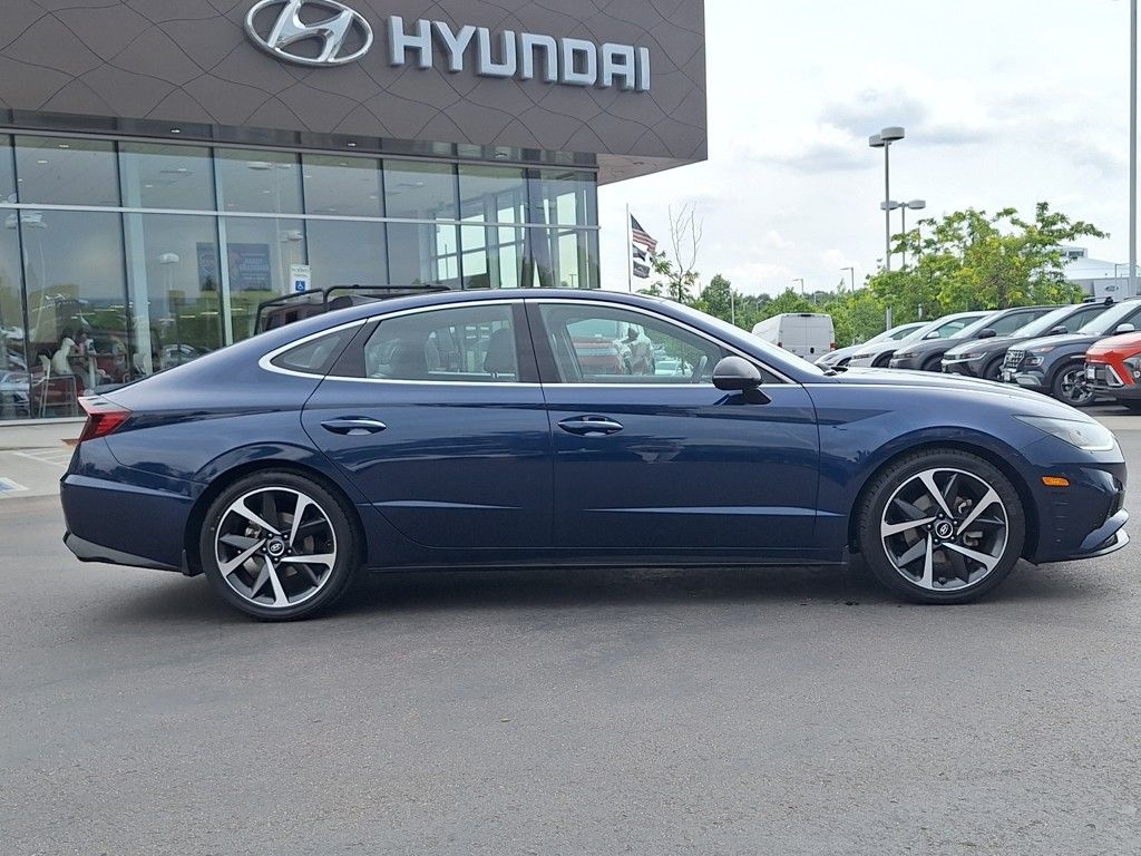2022 Hyundai Sonata SEL Plus photo 2