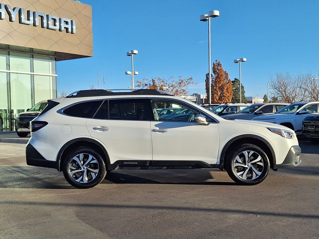 2022 Subaru Outback Touring photo 3