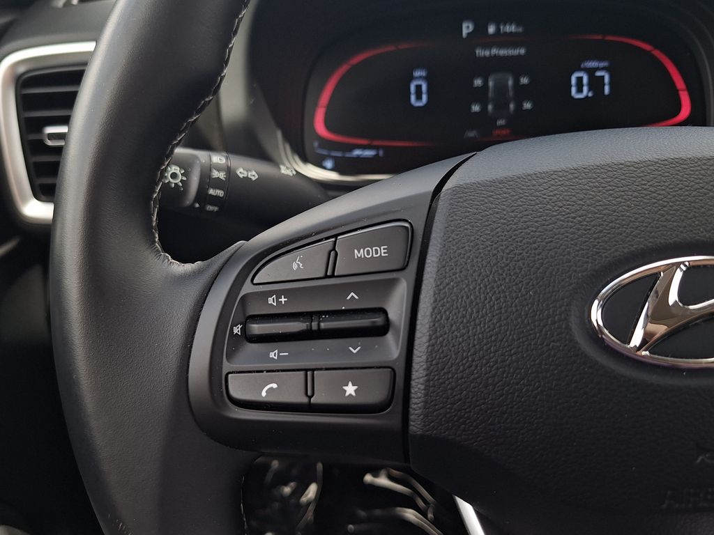 2023 Hyundai Venue SEL - Photo 16