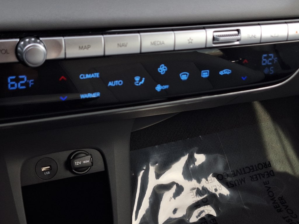 2024 Hyundai IONIQ 5 Limited - Photo 23