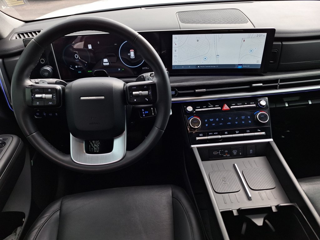 2025 Hyundai Santa Fe Limited - Photo 15