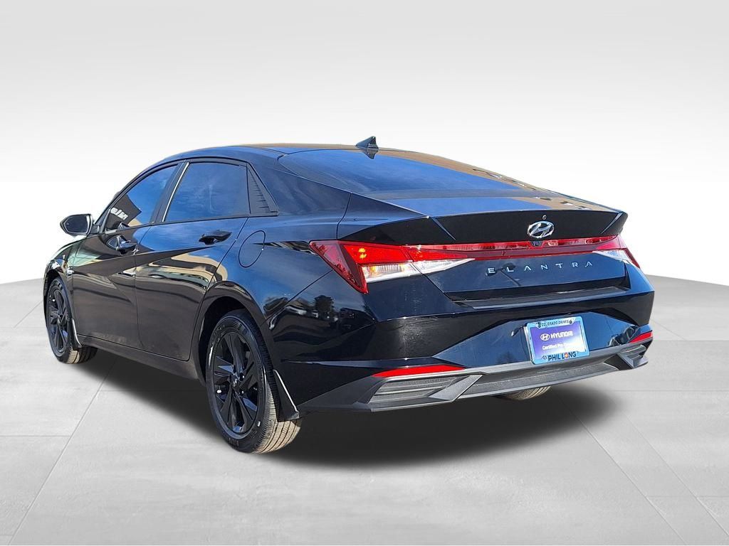 2023 Hyundai Elantra SEL photo 4