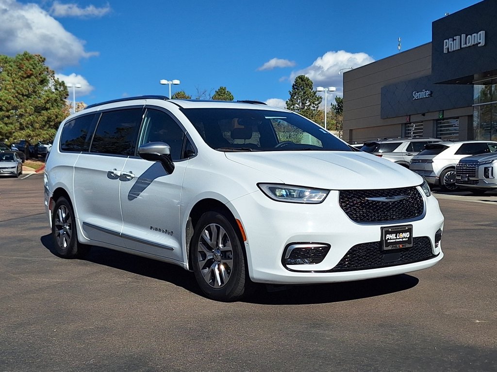 2023 Chrysler Pacifica Hybrid Pinnacle