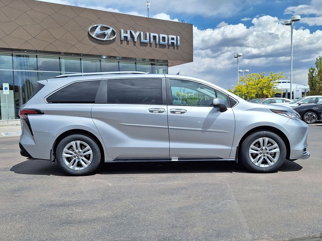 Used 2024 Toyota Sienna Limited 7 Passenger Van Passenger Van