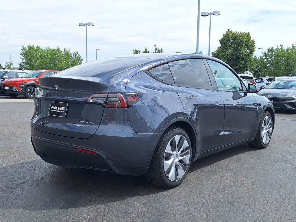 2022 Tesla Model Y Long Range photo 3