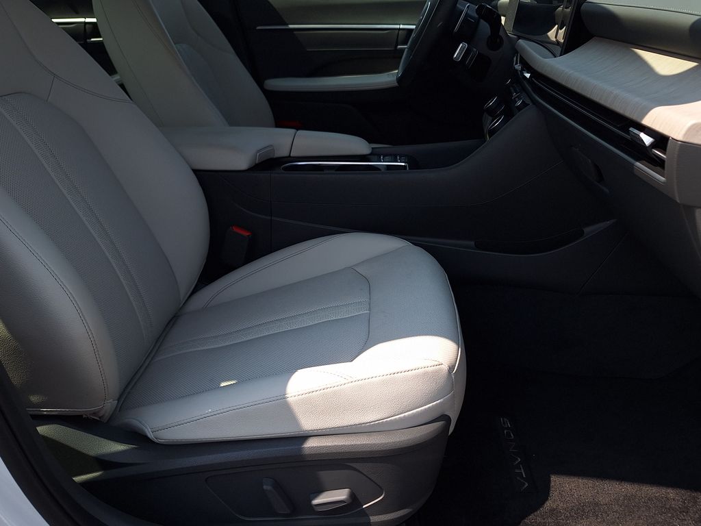 2025 Hyundai Sonata Hybrid Limited - Photo 28