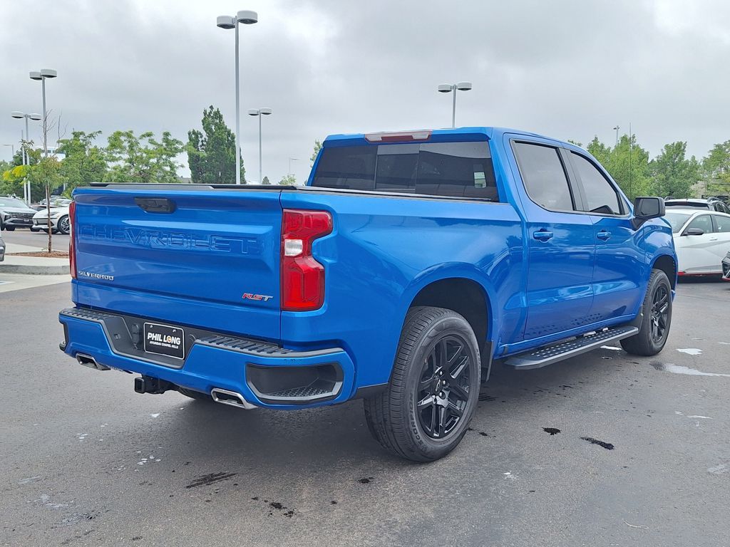 2025 Chevrolet Silverado 1500 RST photo 3