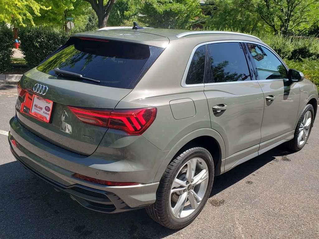 2022 Audi Q3 45 TFSI S line Premium photo 3
