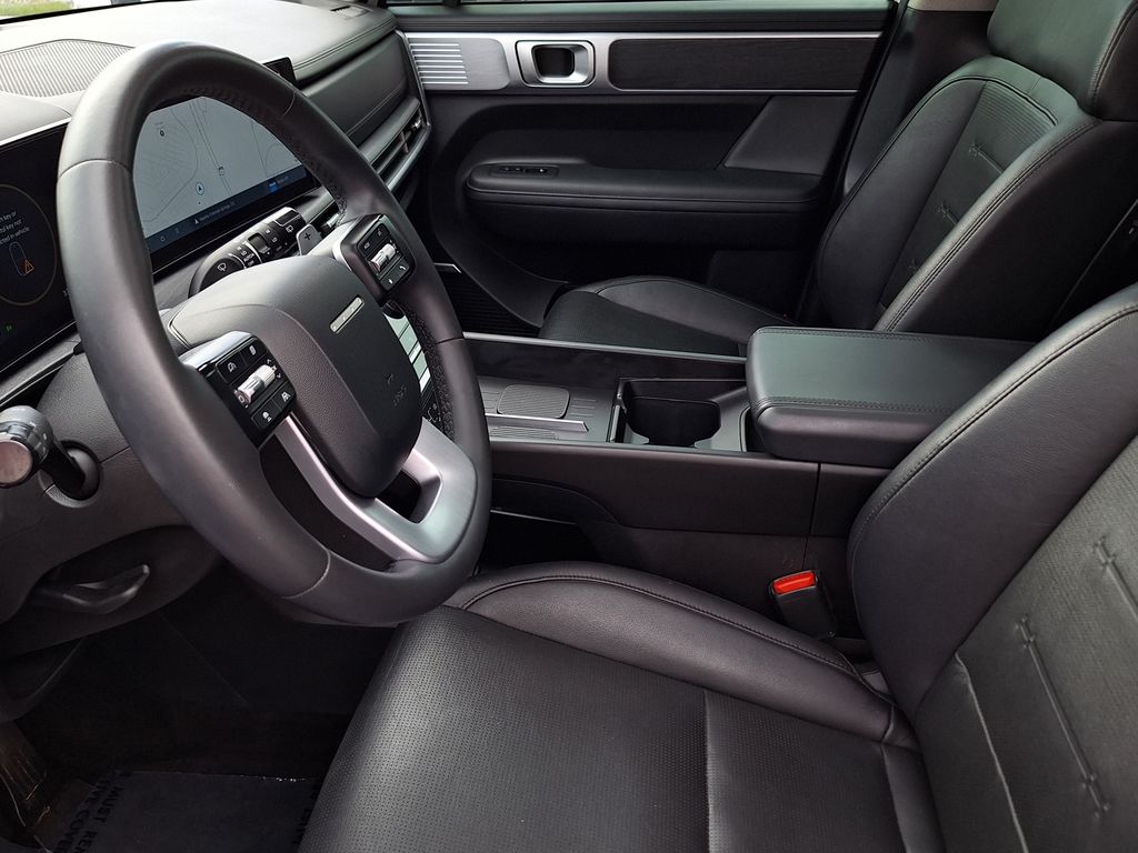 2025 Hyundai Santa Fe Limited - Photo 10